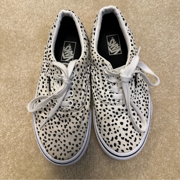 Vans Other - ⭐️ Vans Kids' Speckled Black and White Sneakers